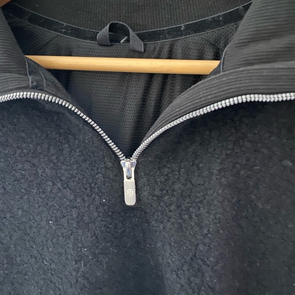 Women’s Lululemon Black Stand Out Sherpa 1/2 Zip Size 12 - Picture 12 of 13